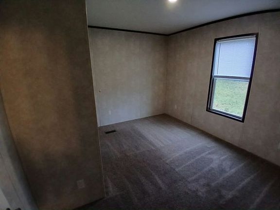 5th image of 35 Hollywood Dr #226