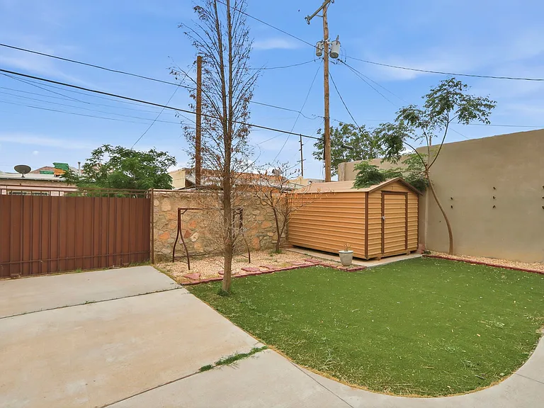 1310 E San Antonio Ave — Photo 22