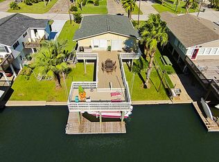 21713 Deaf P Smith Dr, Galveston, TX 77554