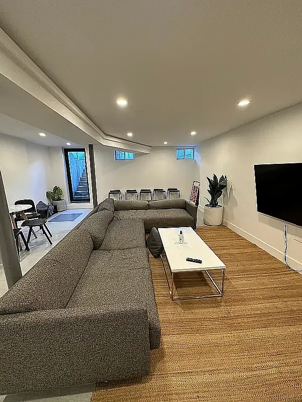 397 Stanhope Street — Photo 3