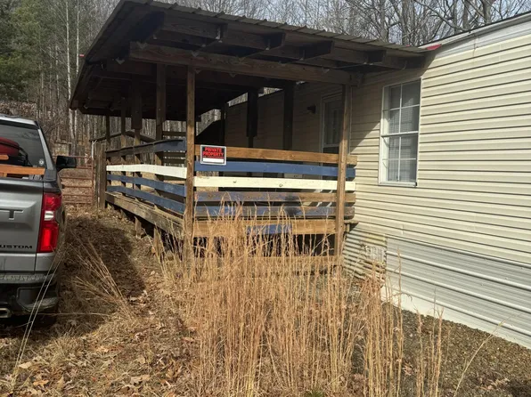 1069 Shortcut Dr, Woolwine, VA 24185