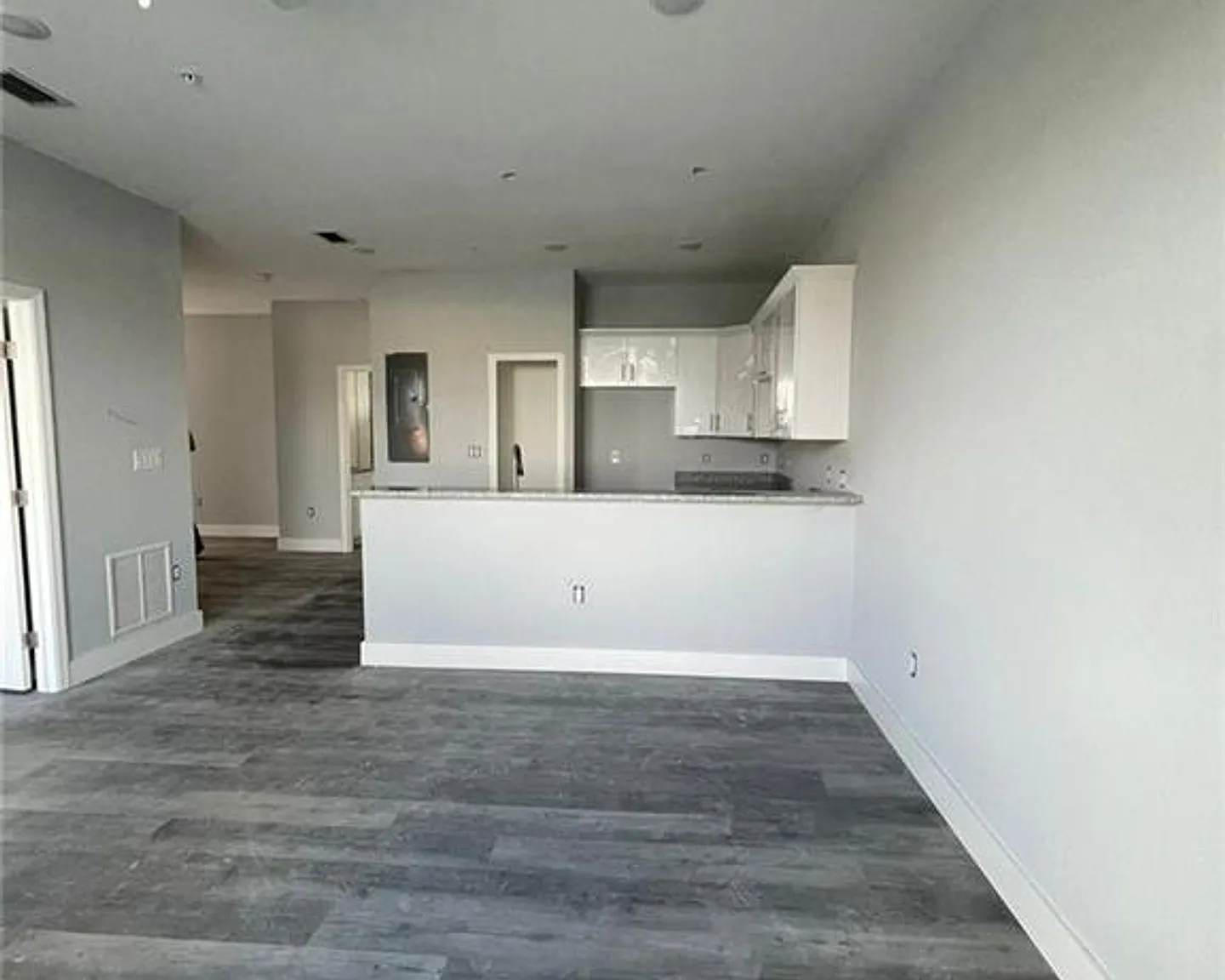 275 SW 4th ST @110 — Photo 1