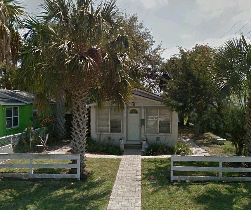 1st image of 930 1st Ave S