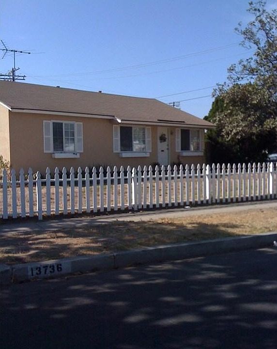 1st image of 13736 Community St