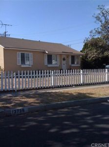 13736 Community St, Panorama City, CA, 91402