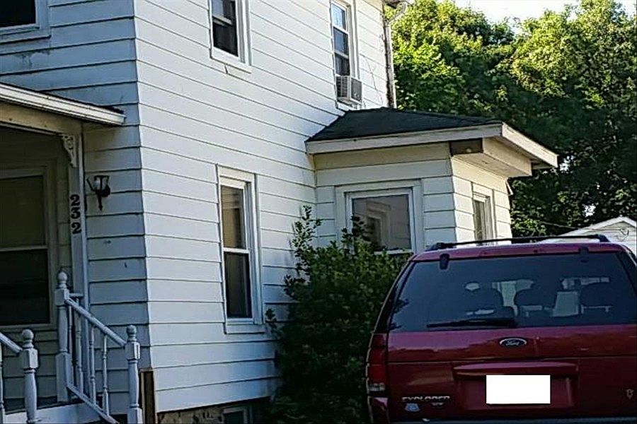 2nd image of 232 Spring St