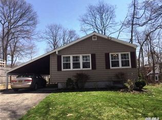46 Pearwood Dr, Huntington Station, NY 11746