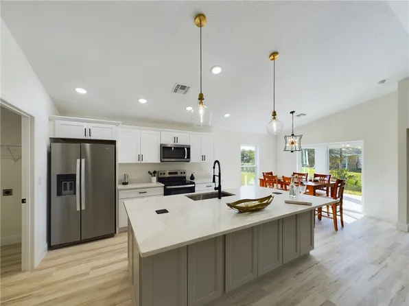 7885 104th Ct, Vero Beach, FL 32967
