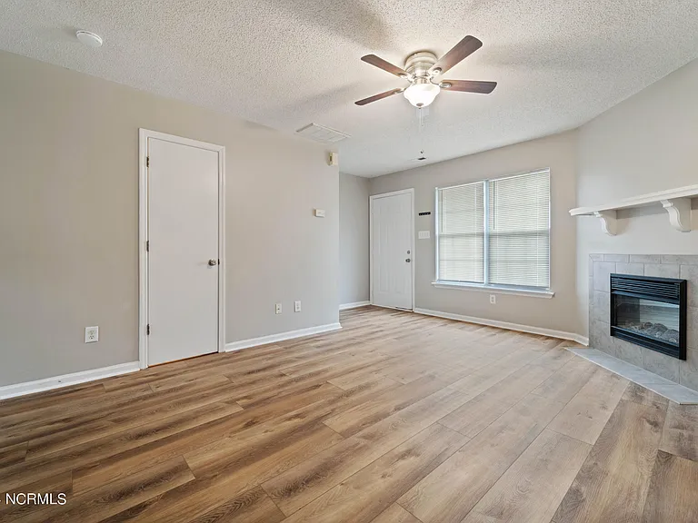 1072 W Pueblo Dr — Photo 3