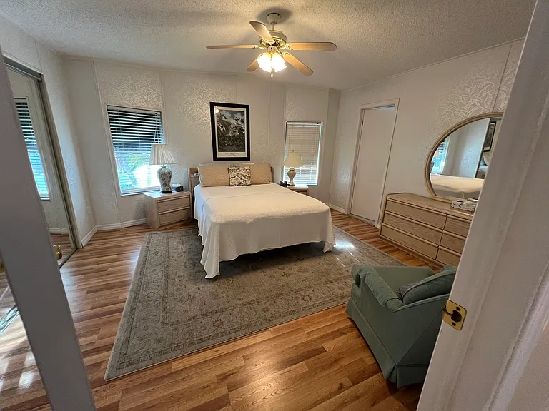 33 Pelican Dr E — Photo 4