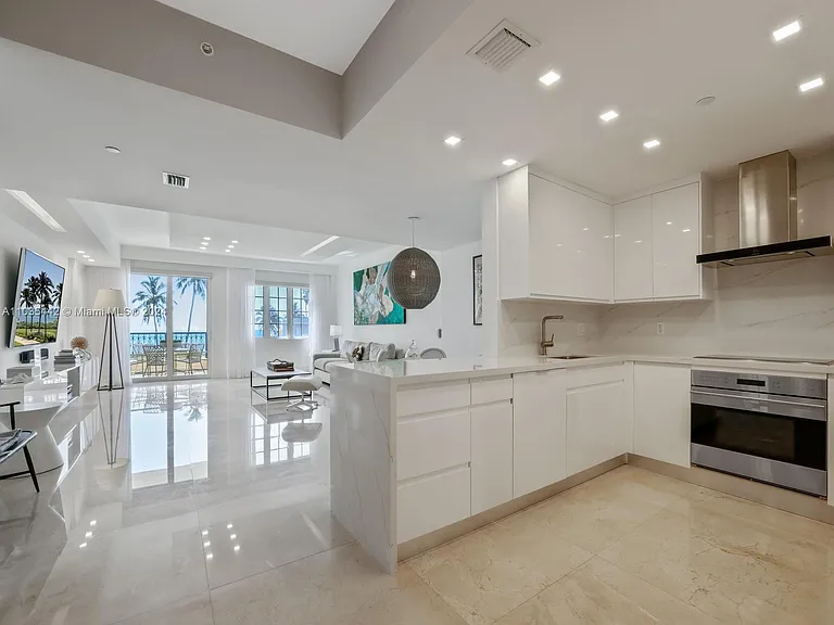 19223 Fisher Island Dr #19223 — Photo 5