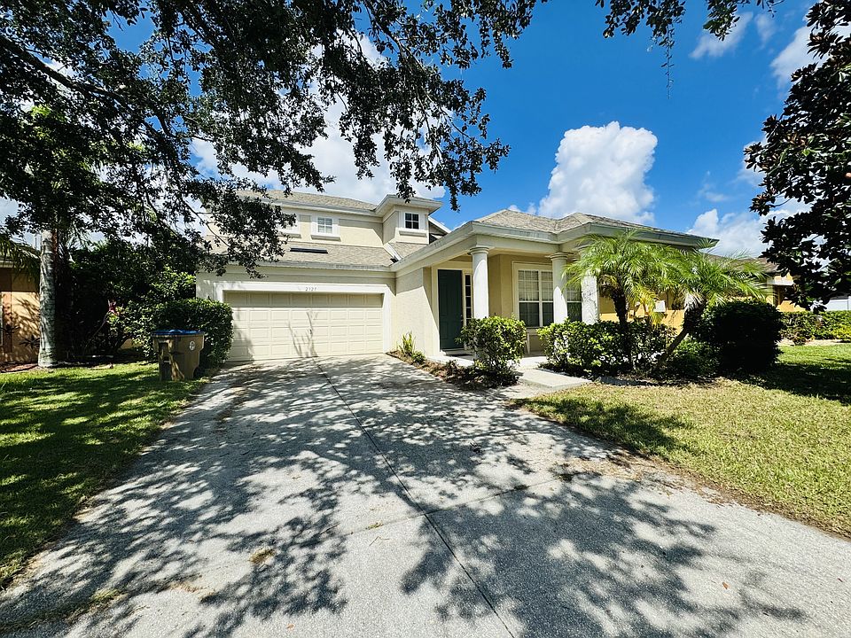 2nd image of 2327 Meadow Oak Cir