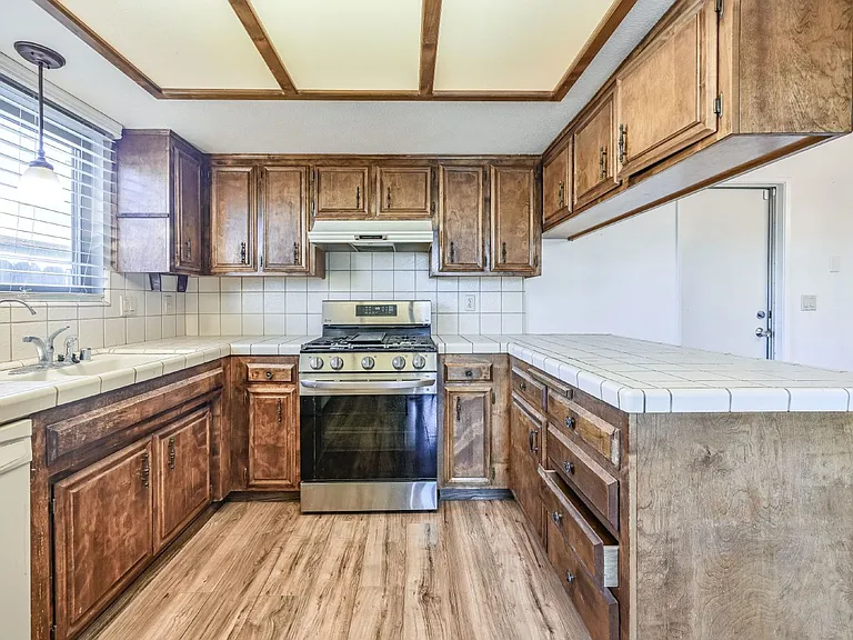 405 Fountain St — Photo 5