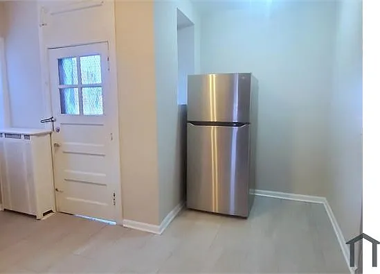 8028 S Phillips Ave #3 — Photo 4
