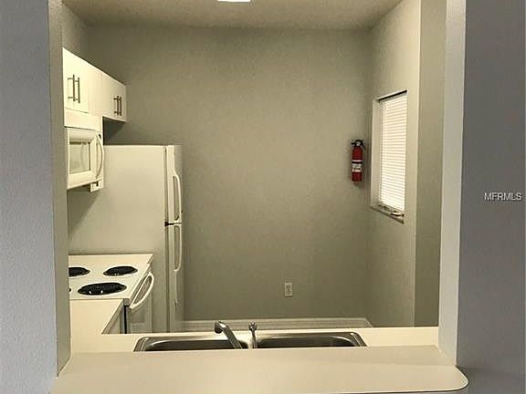 4th image of 533 Villa Del Sol Cir APT 201