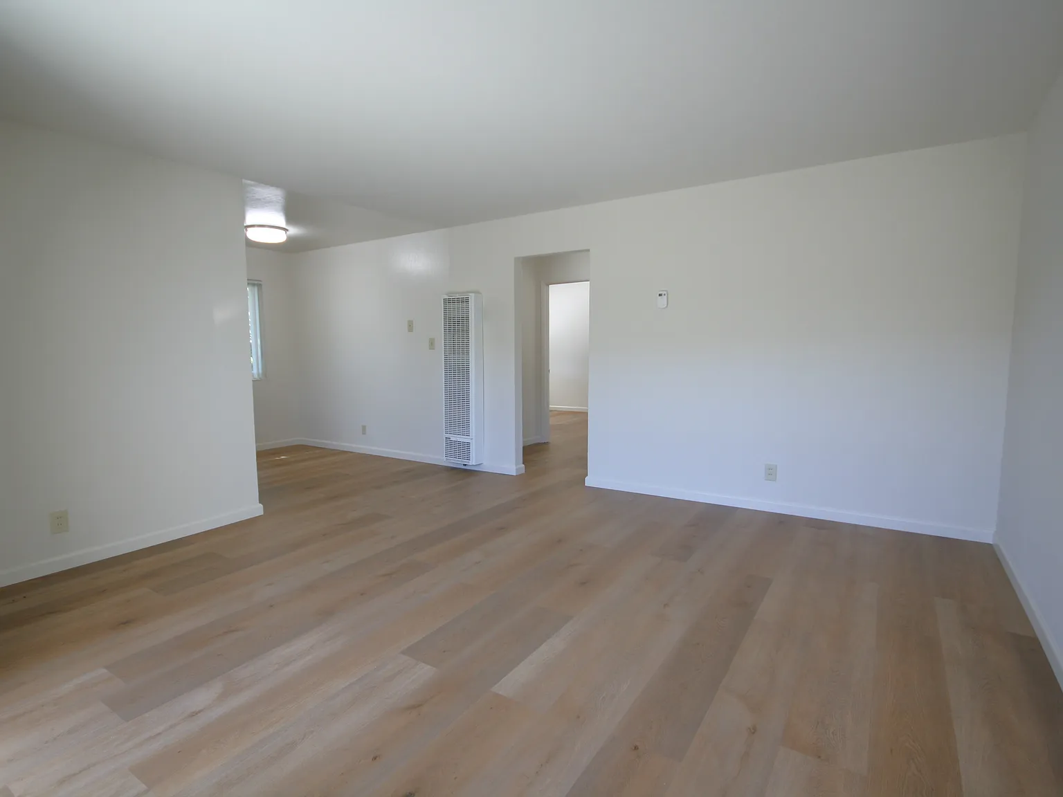 2 bed, 800 sqft, $2,995 — Photo 1