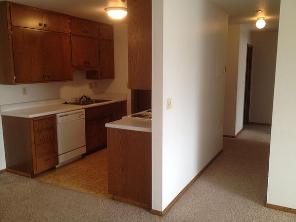 2nd image of 517 32nd Ave S APT 4