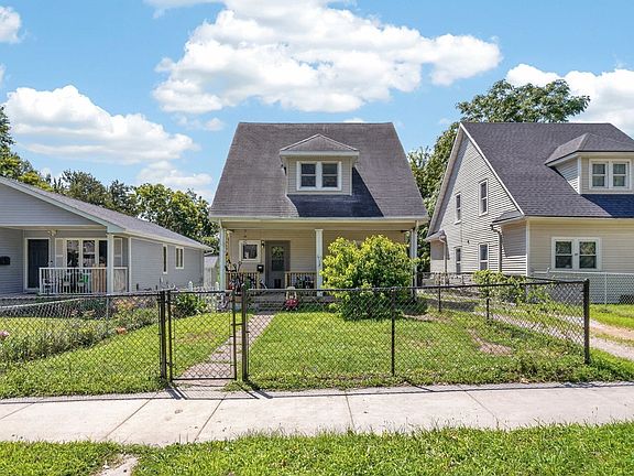 2nd image of 1617 E Walnut St