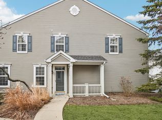 330 S Litchfield Dr, Round Lake, IL 60073