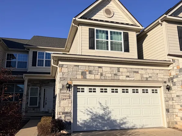 23916 Seminole Trl, Novi, MI 48375