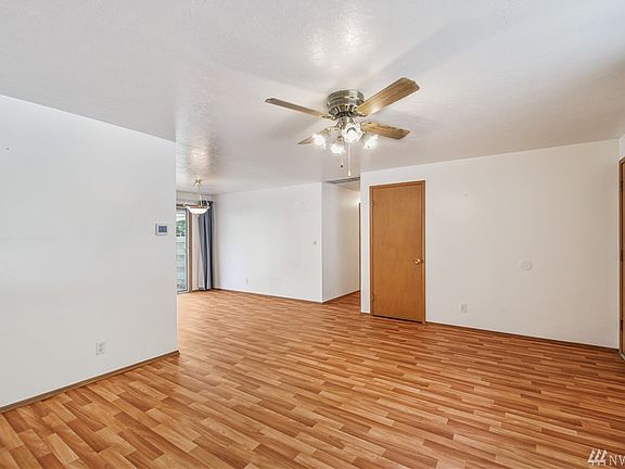 5th image of 1925 Quince St NE