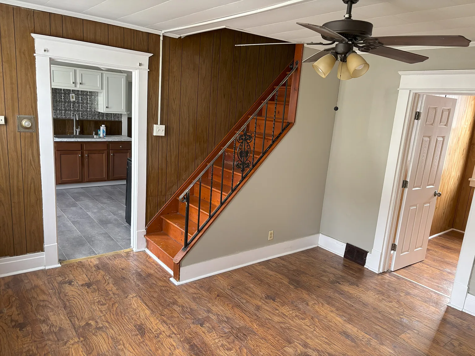 1 bed, $900 — Photo 1