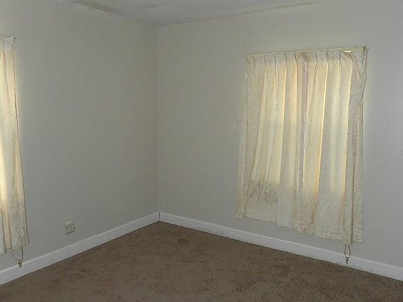 4th image of 570 S Crystal Ave
