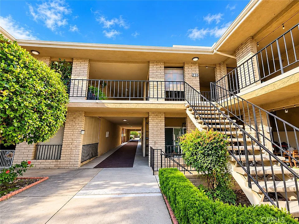 630 W Huntington Dr #235