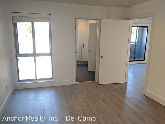 5th image of 2635 Sacramento St APT 6