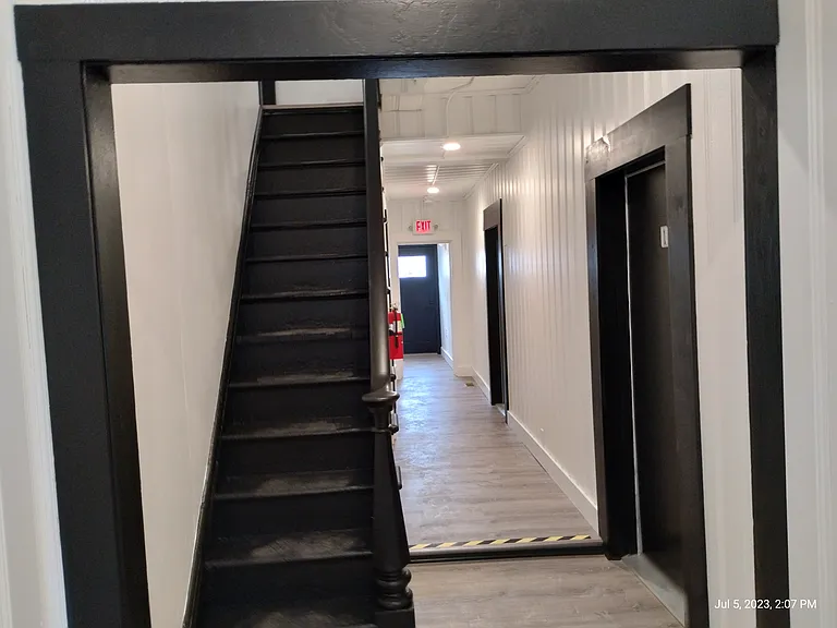 200 W Walnut St #6 — Photo 3
