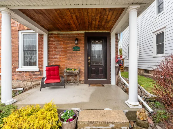 124 John St, Gananoque, ON K7G 1A5