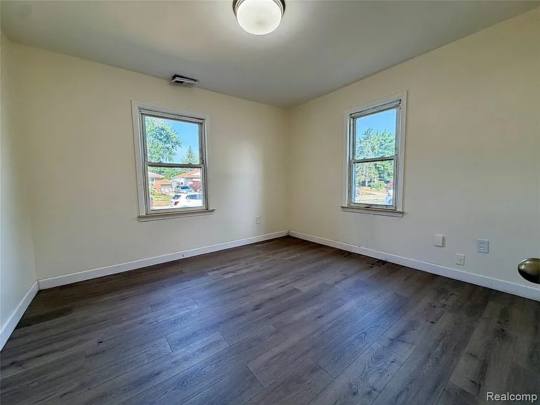 8044 Fremont St — Photo 6