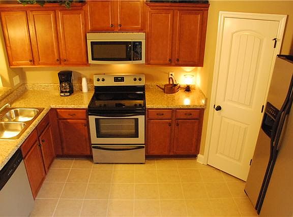 3rd image of 563 Riverrock Blvd #C6