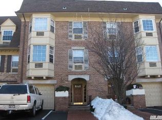 20604 Emily Rd, Bayside, NY 11360