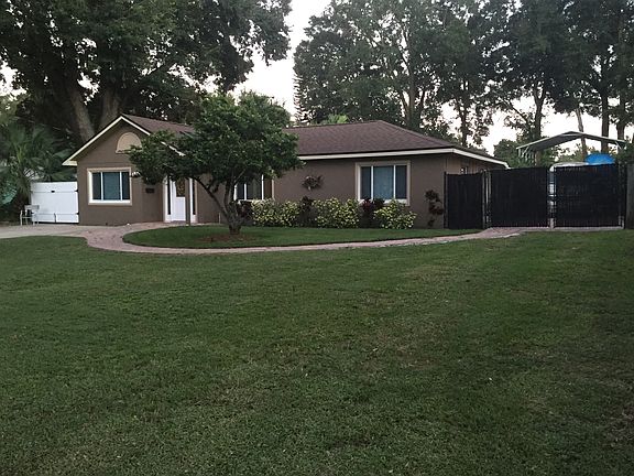4th image of 717 Wessex Pl