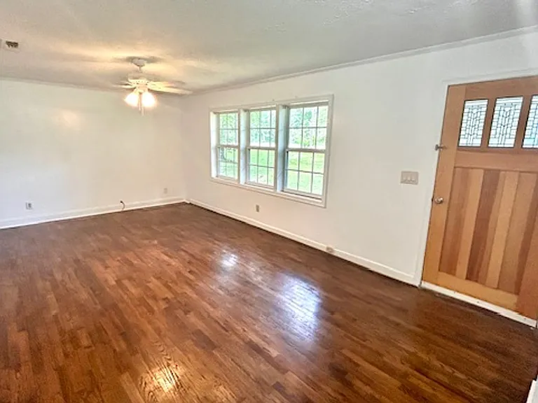 135 Haywood Valley Rd — Photo 6