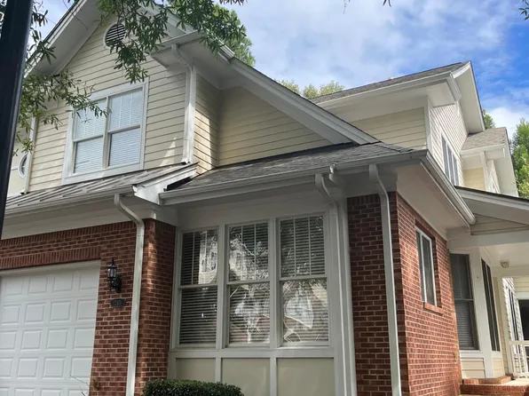 240 Ashton Hall Ln, Raleigh, NC 27609