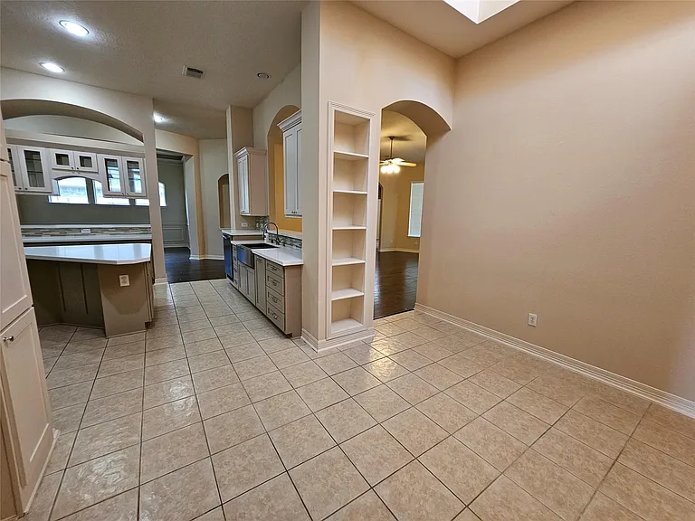 3218 Waters Edge Dr — Photo 9