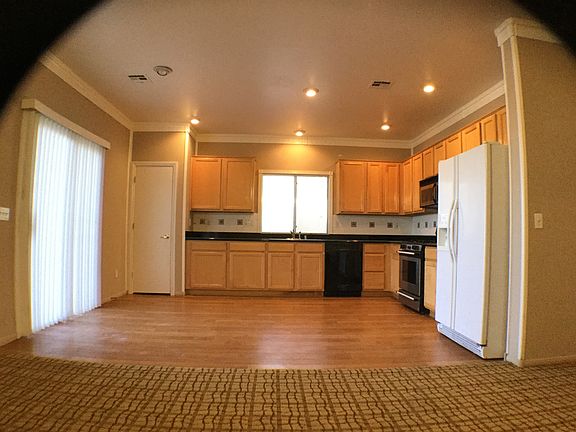 3rd image of 852 Viento Del Montagna Ave