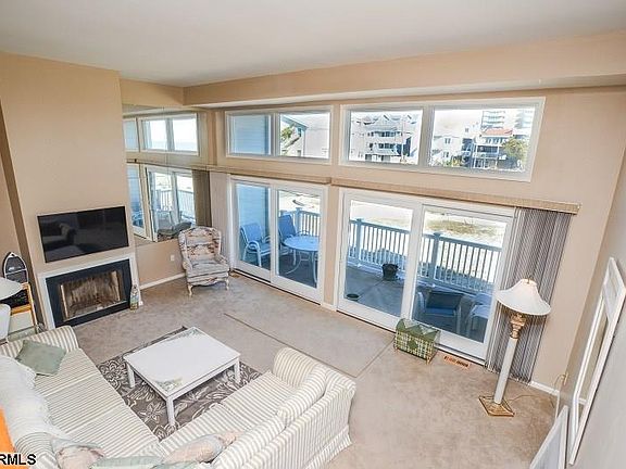 3rd image of 920 Brighton Pl APT 5