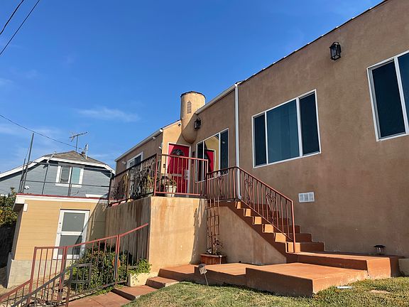 4th image of 1582 Steele Ave