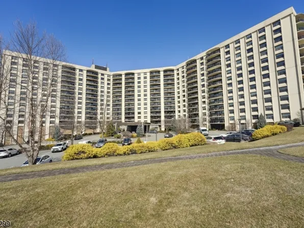 2 Claridge Dr #1MW, Verona Twp., NJ 07044