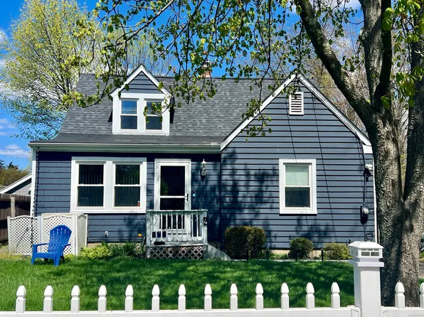4 Nutmeg Place, Norwalk, CT 06850