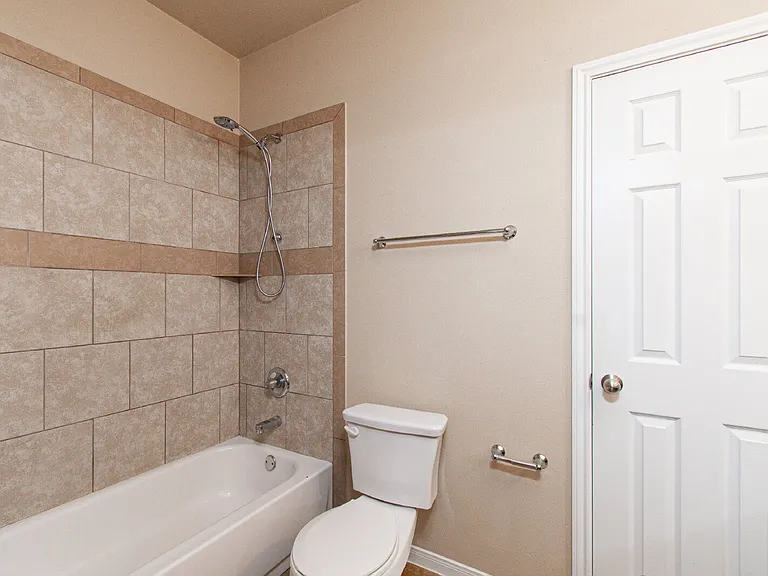 4403 Cambridge Dr #B — Photo 18