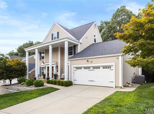 1233 Red Oak Plantation Dr, Ballwin, MO 63021