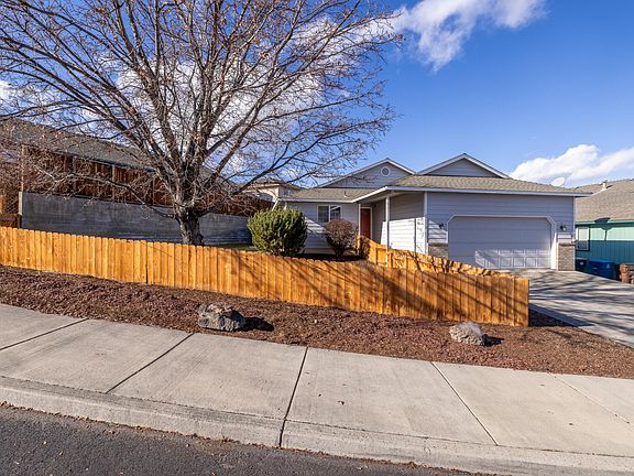 3rd image of 2113 SW 35th Pl