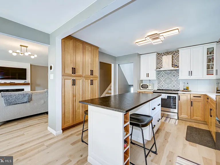 325 Juniper Dr — Photo 17