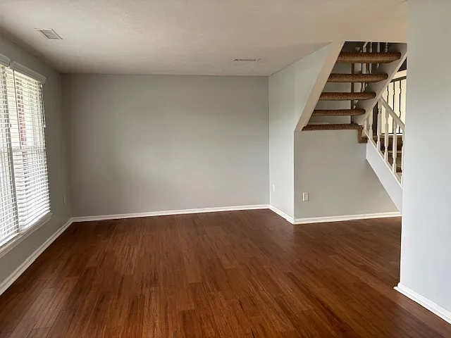 8425 Klarey Ct — Photo 5