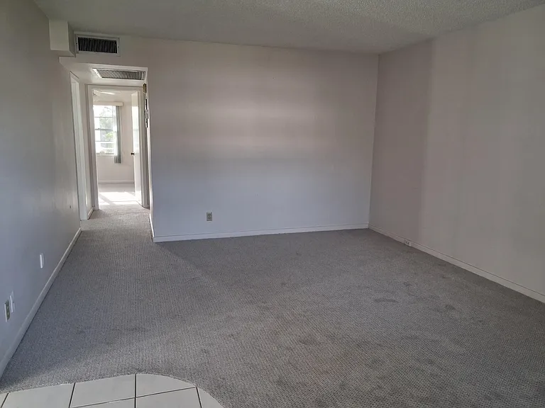 445 Fanshaw Way — Photo 6