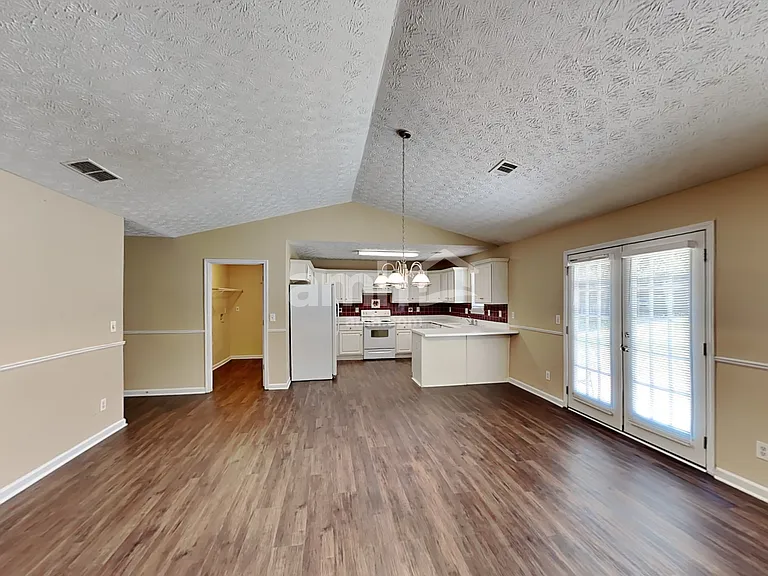 4160 Lenox Park Dr — Photo 4